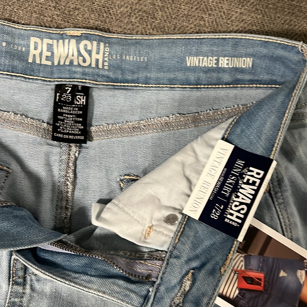 Distressed rewash skirt - Picture 3 of 5